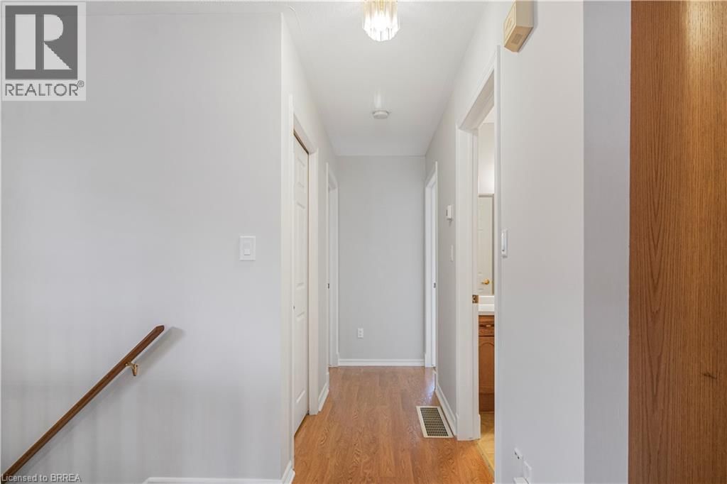 19 - 229 LYNDEN ROAD Image 12