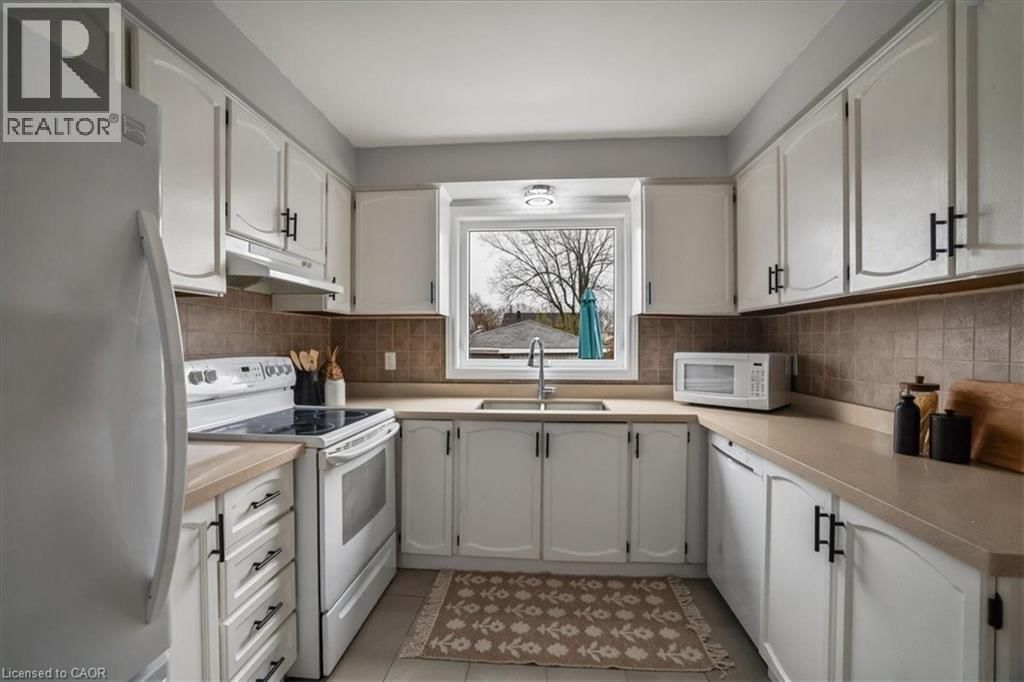 2208 MELISSA CRESCENT Image 17