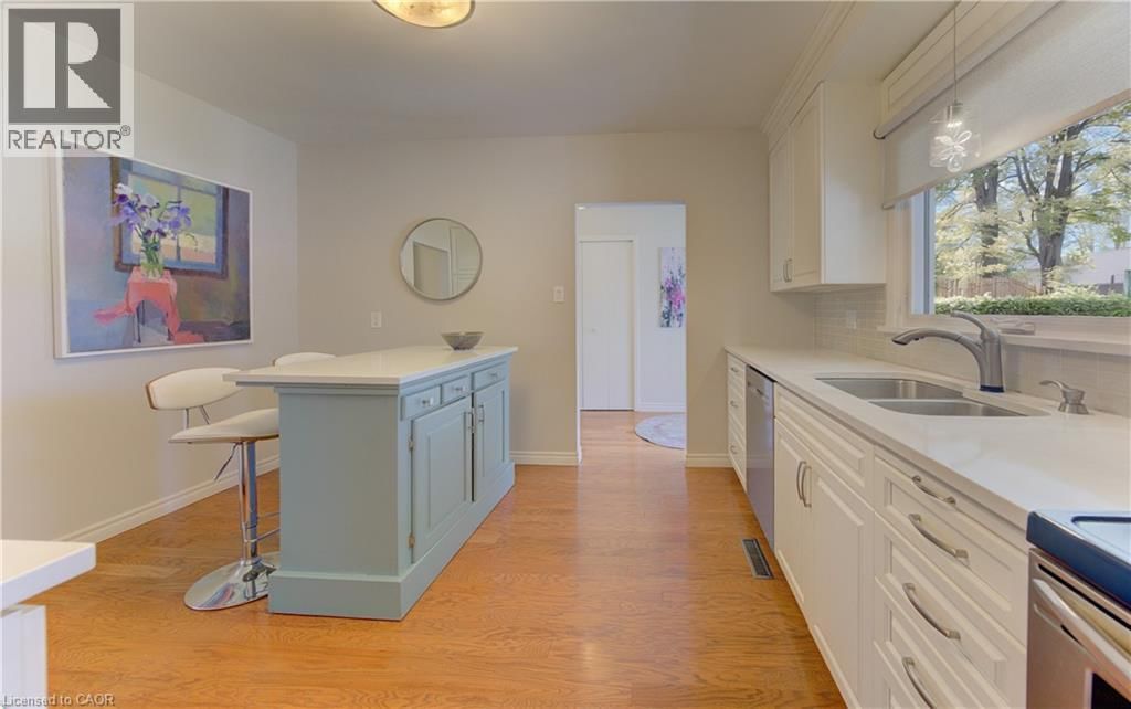 182 RIPPLEWOOD CRESCENT Image 13