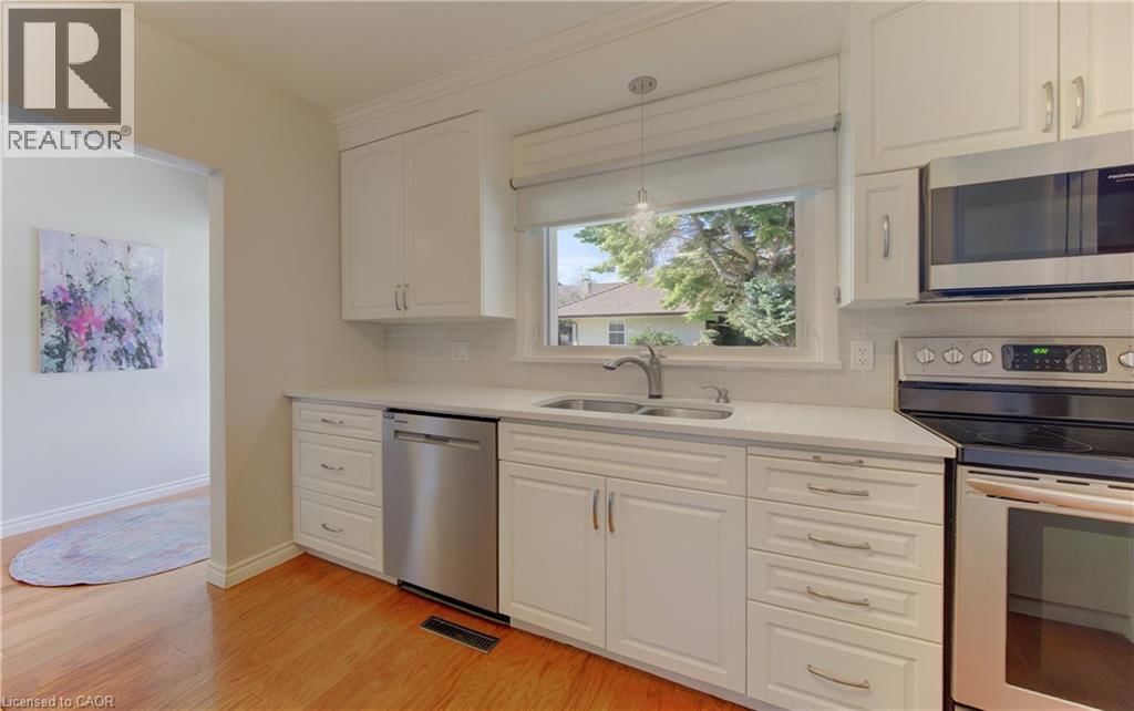 182 RIPPLEWOOD CRESCENT Image 16