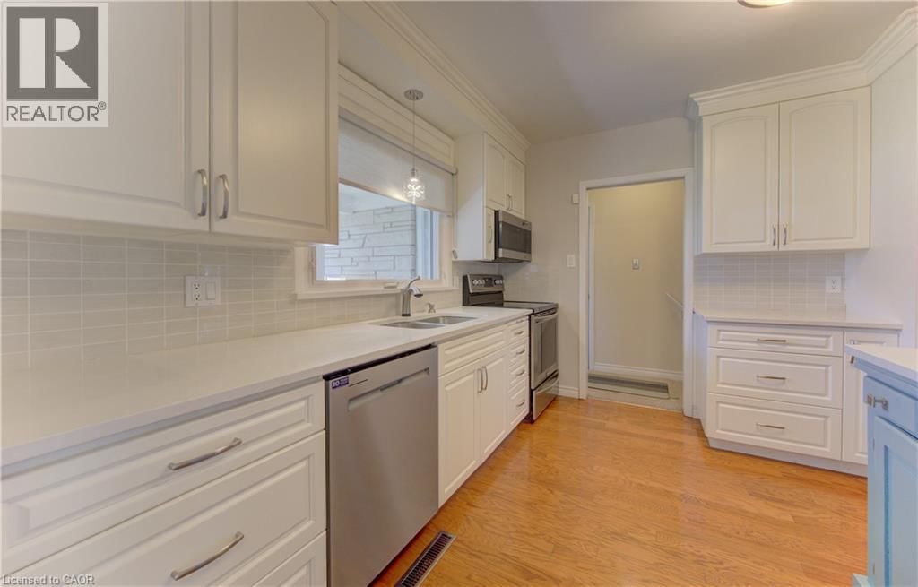 182 RIPPLEWOOD CRESCENT Image 17