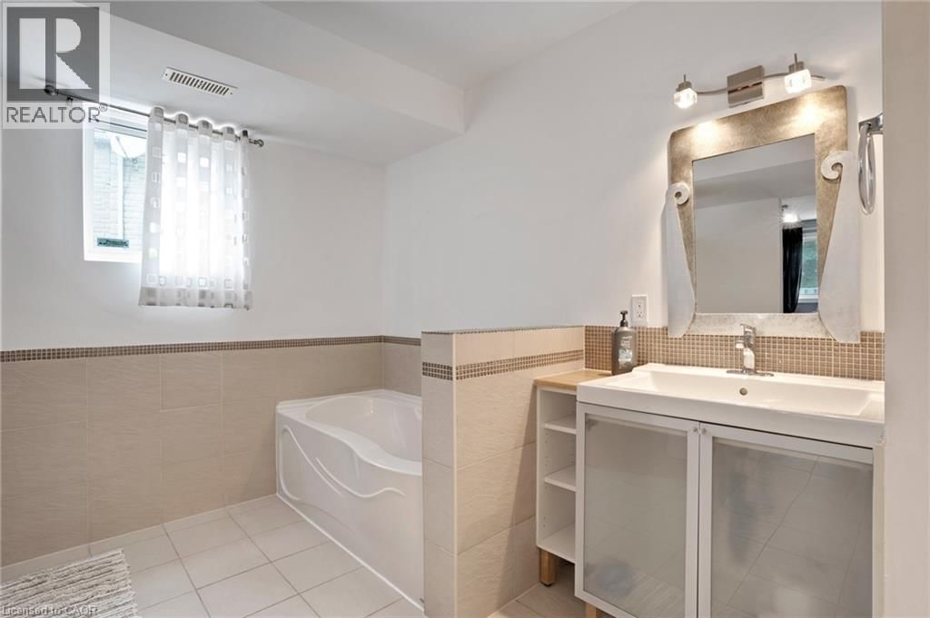 158 MCMEEKEN DRIVE Image 30