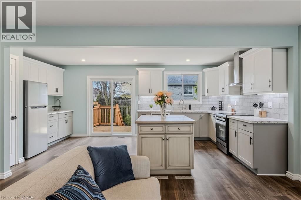 4 DOWDEN AVENUE Image 12