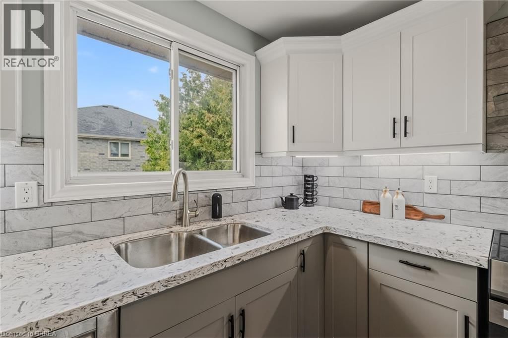 4 DOWDEN AVENUE Image 16