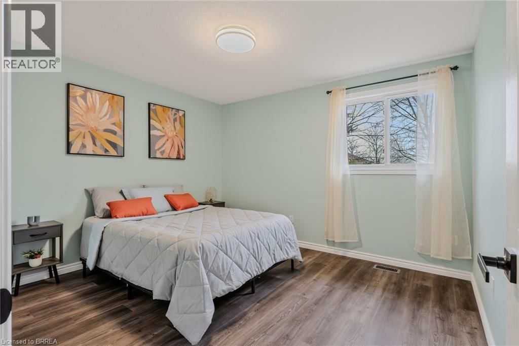 4 DOWDEN AVENUE Image 19