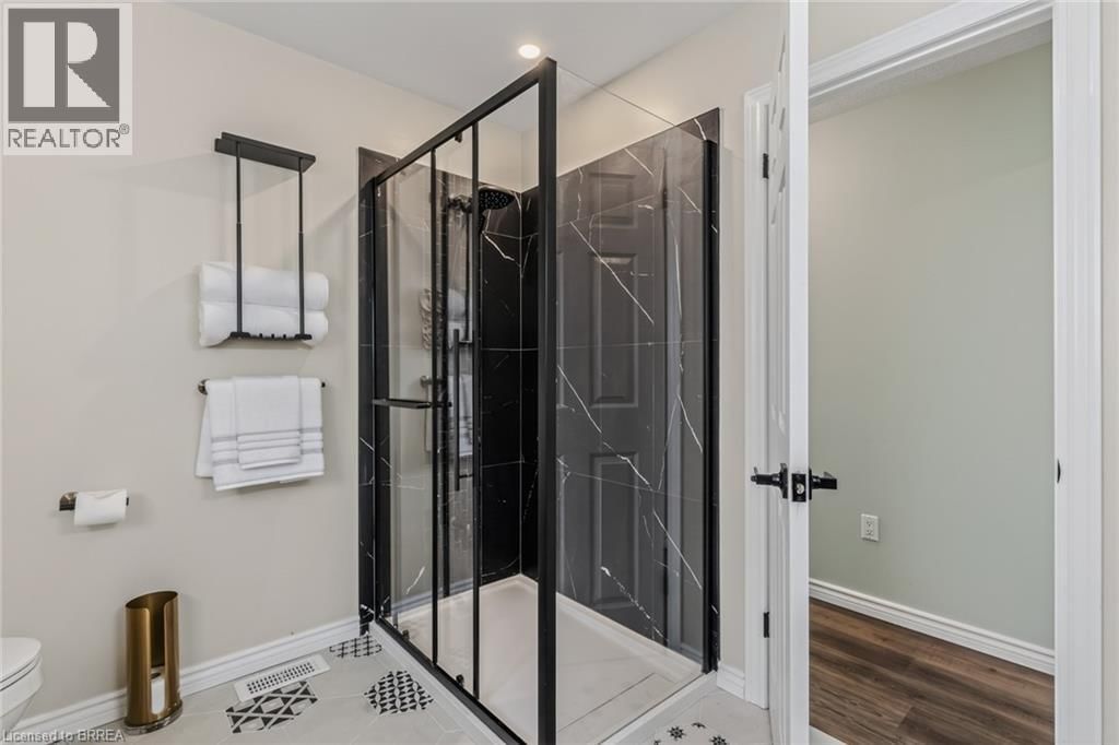 4 DOWDEN AVENUE Image 22