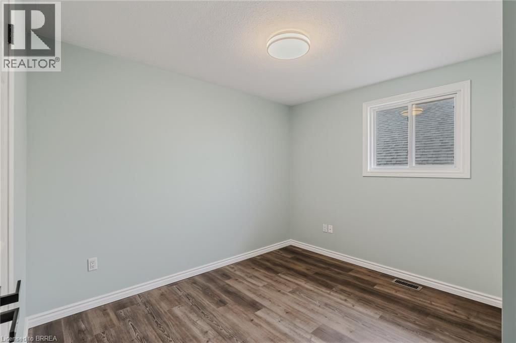 4 DOWDEN AVENUE Image 24