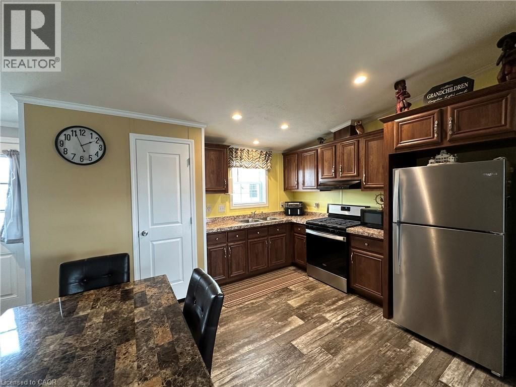 14 COPPER BEECH DRIVE Image 13