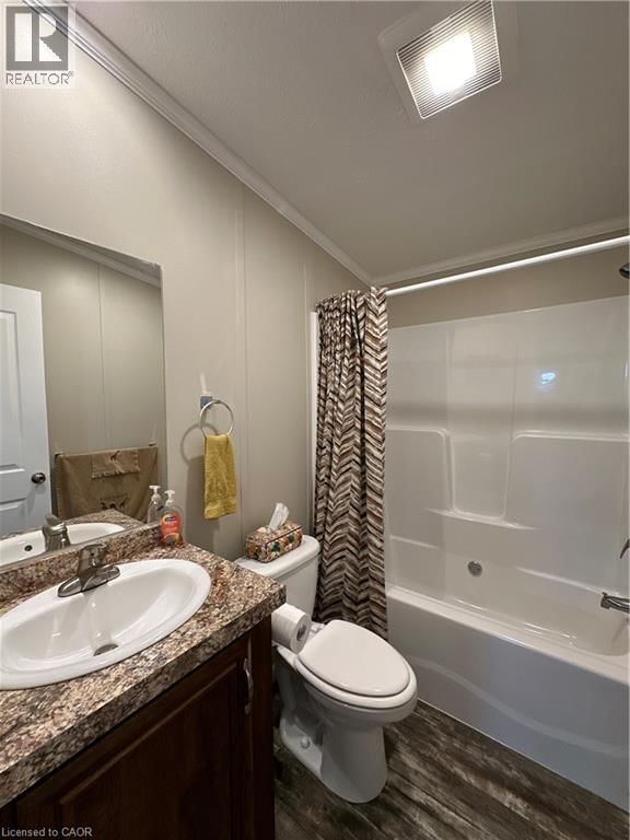 14 COPPER BEECH DRIVE Image 31