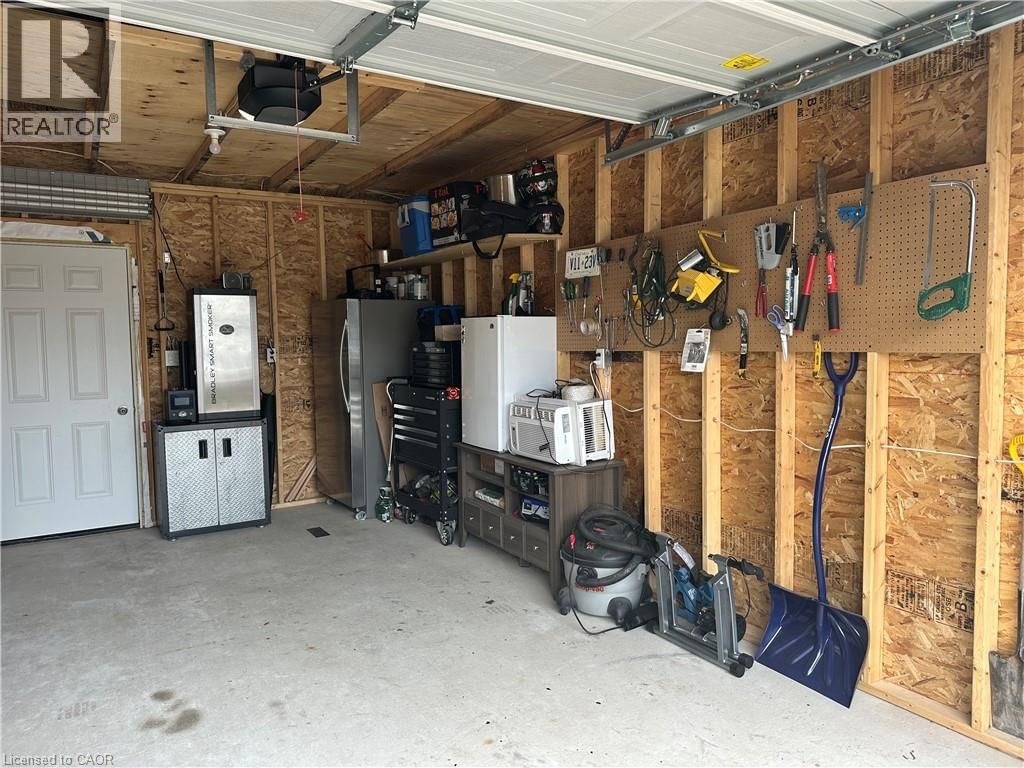 14 COPPER BEECH DRIVE Image 46