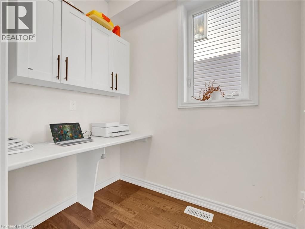 66 LILLIAN WAY Image 11