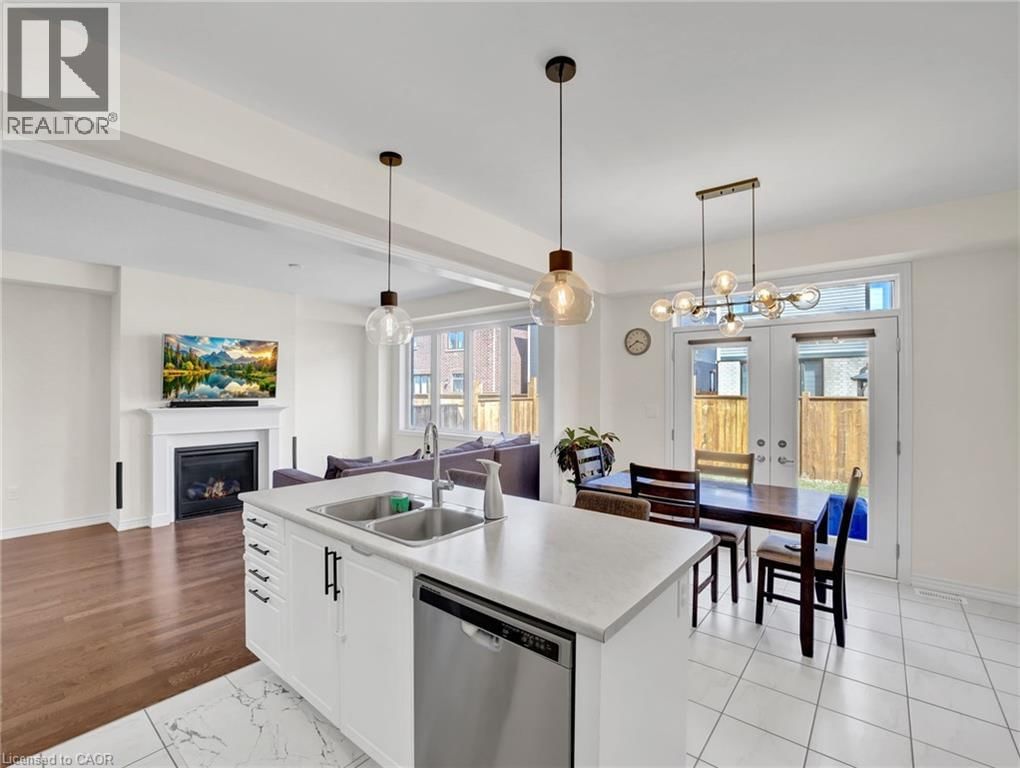 66 LILLIAN WAY Image 16