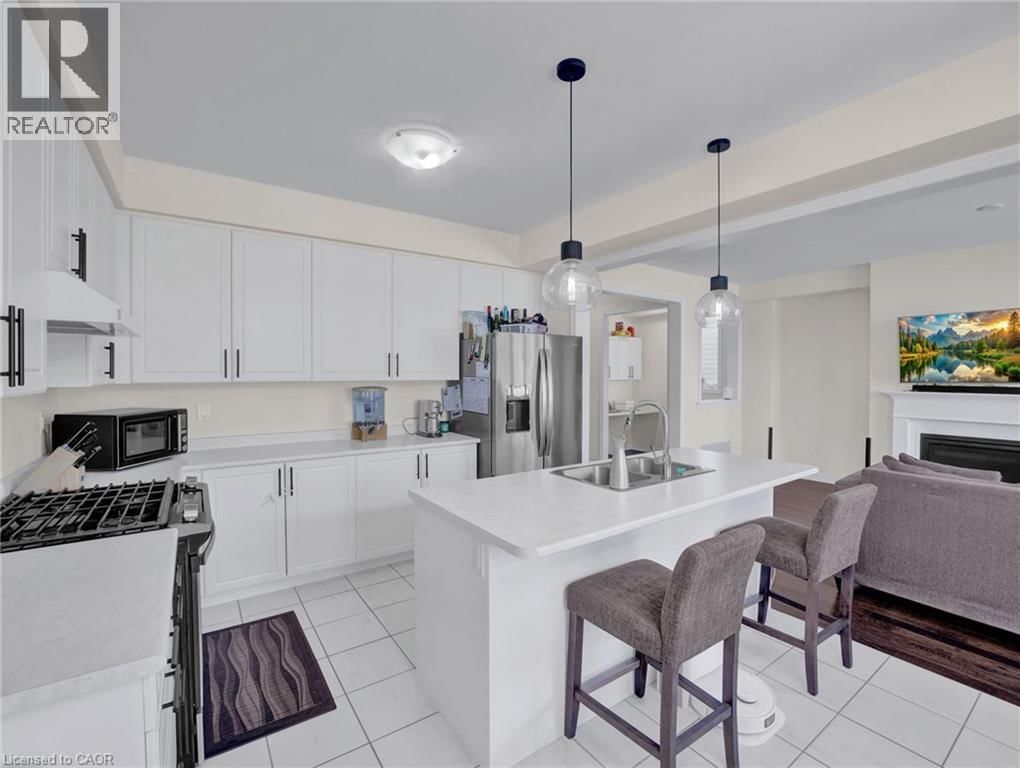 66 LILLIAN WAY Image 18