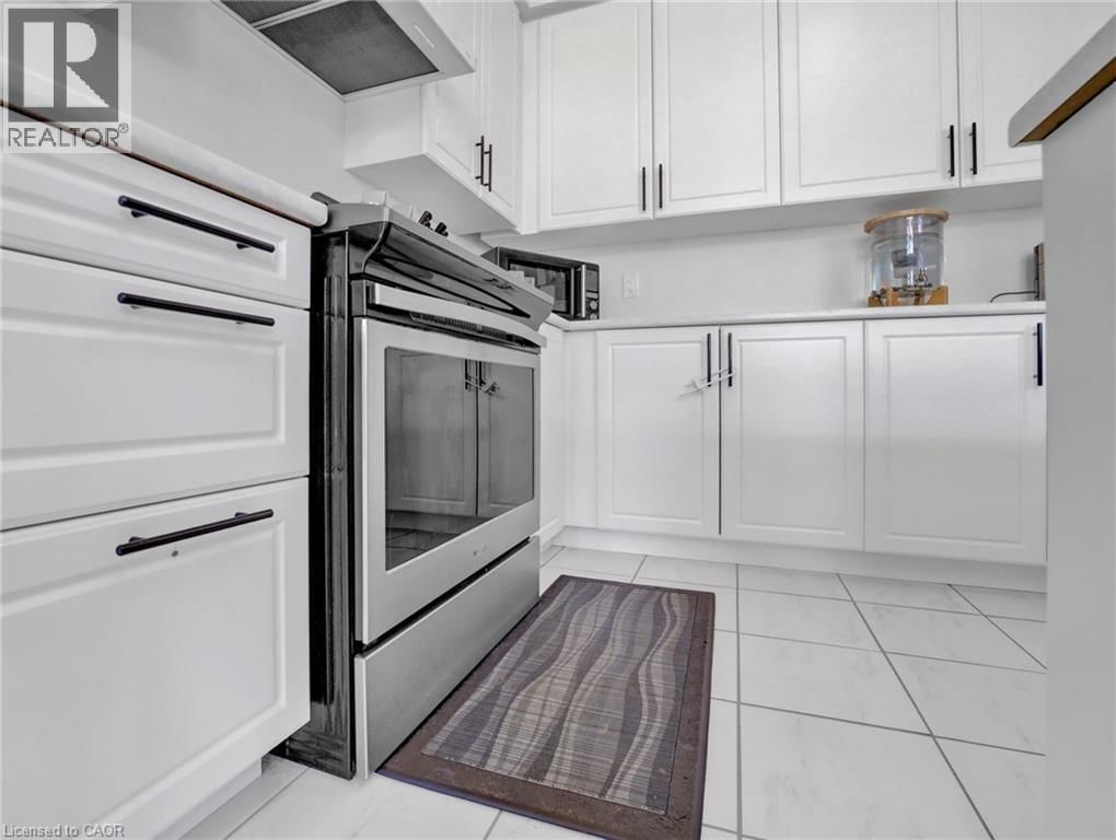 66 LILLIAN WAY Image 21