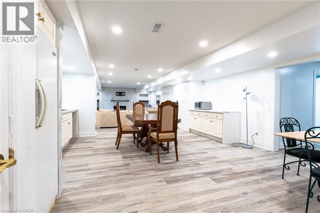 Lower - 80 DEERVIEW AVENUE Image 11