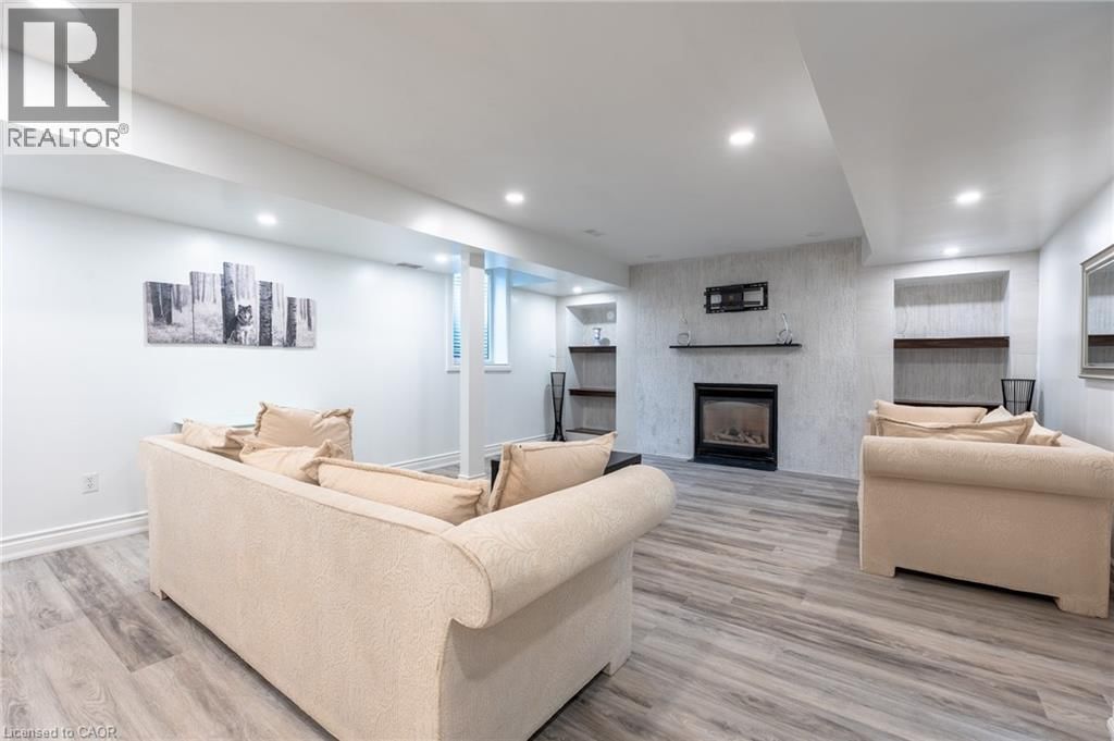 Lower - 80 DEERVIEW AVENUE Image 15