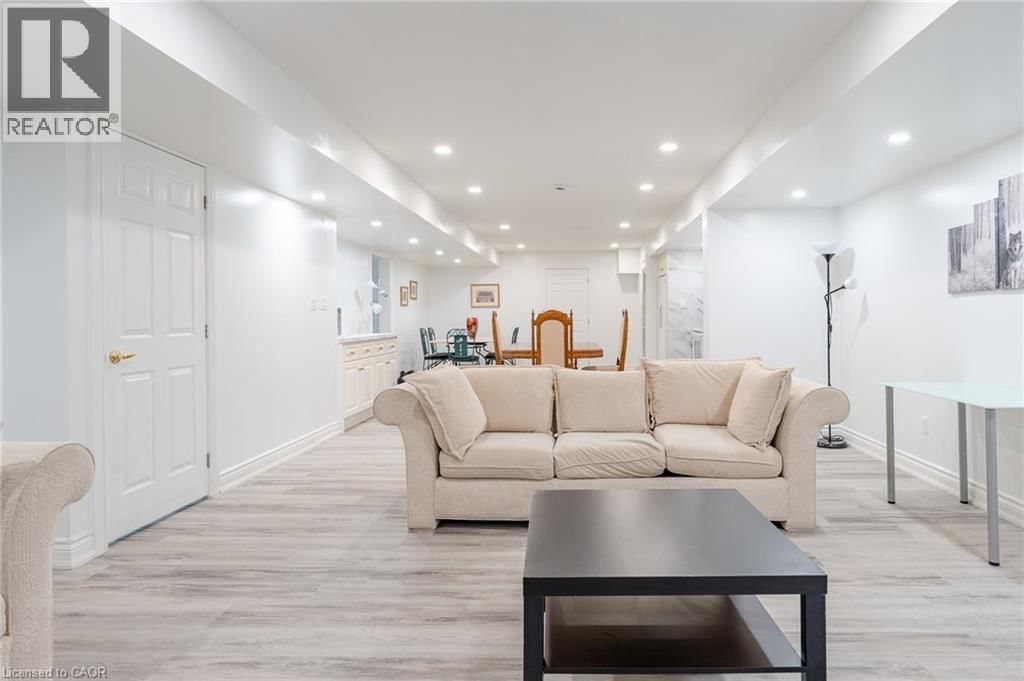 Lower - 80 DEERVIEW AVENUE Image 16