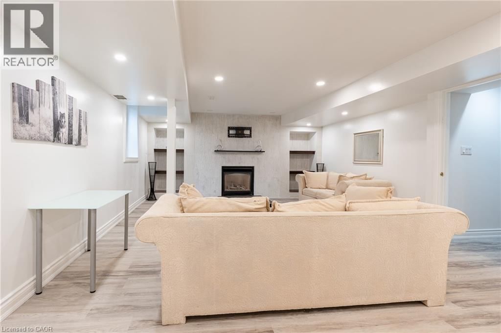 Lower - 80 DEERVIEW AVENUE Image 18