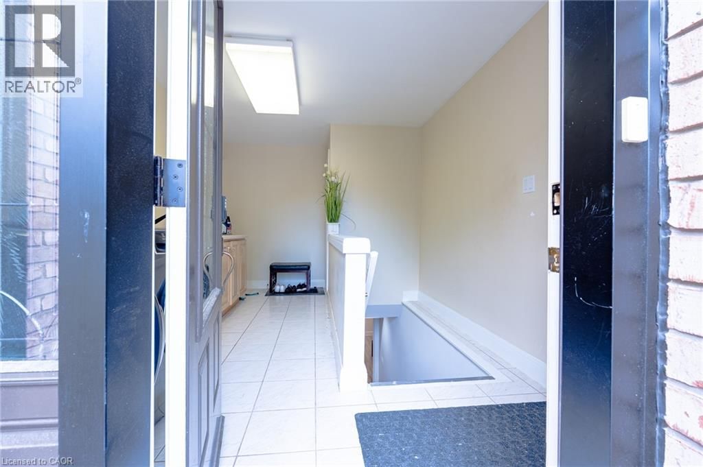 Lower - 80 DEERVIEW AVENUE Image 3