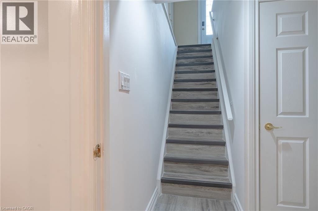 Lower - 80 DEERVIEW AVENUE Image 4