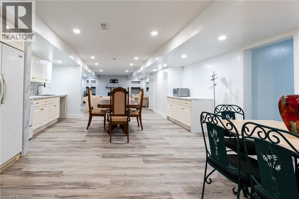 Lower - 80 DEERVIEW AVENUE Image 8