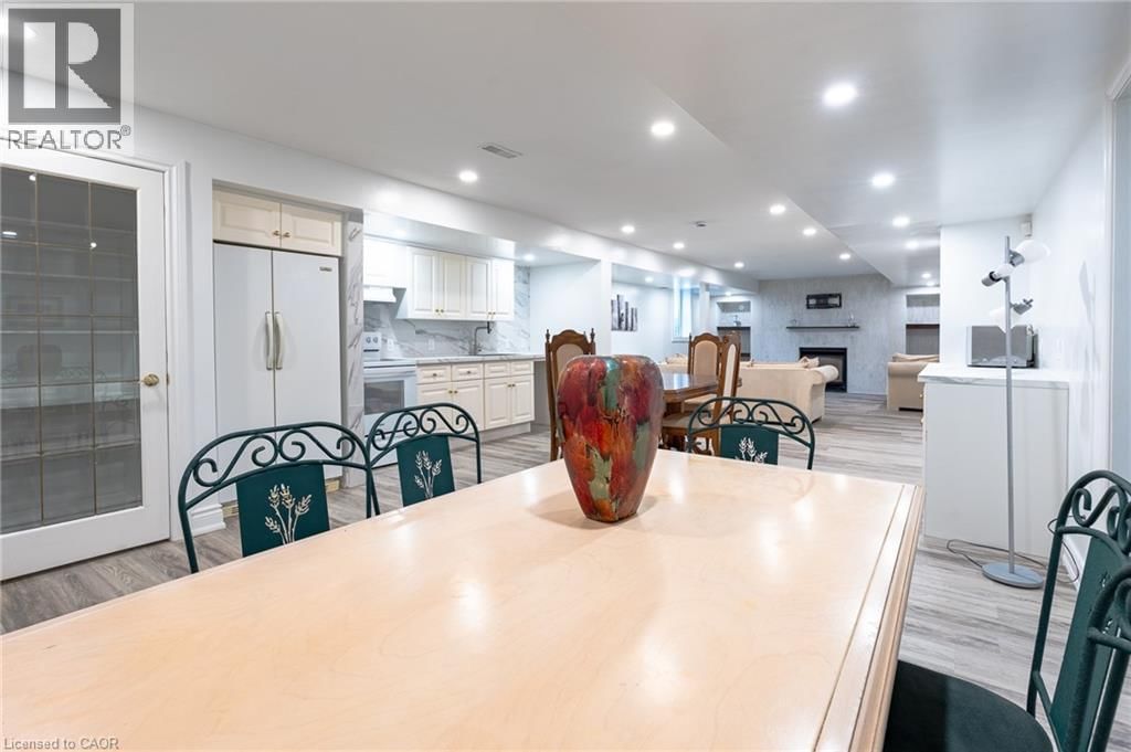 Lower - 80 DEERVIEW AVENUE Image 9