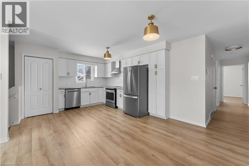 4688 LEE AVENUE Image 11