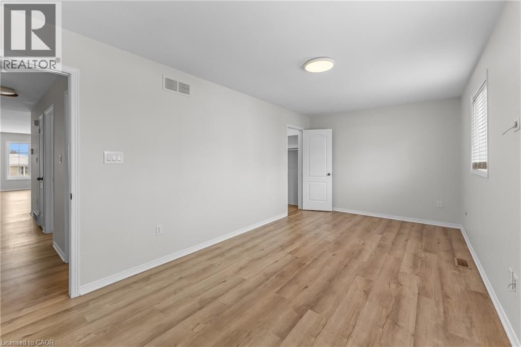 4688 LEE AVENUE Image 18