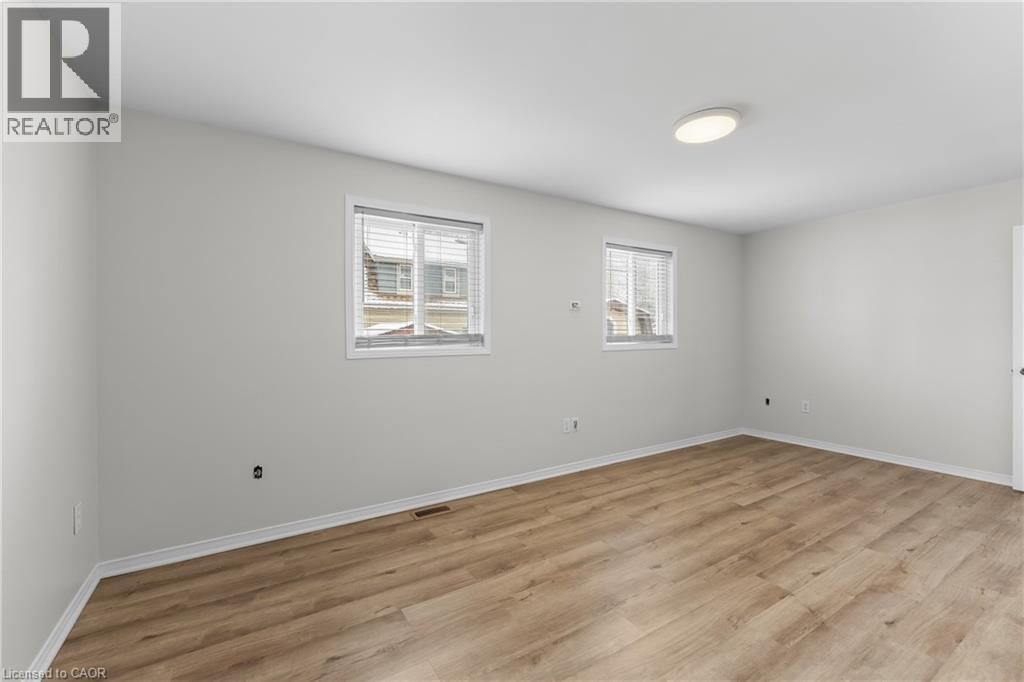 4688 LEE AVENUE Image 21