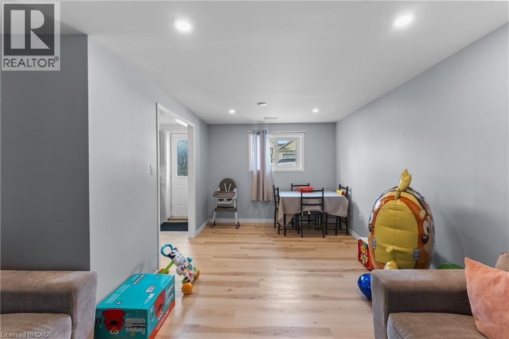 4688 LEE AVENUE Image 30