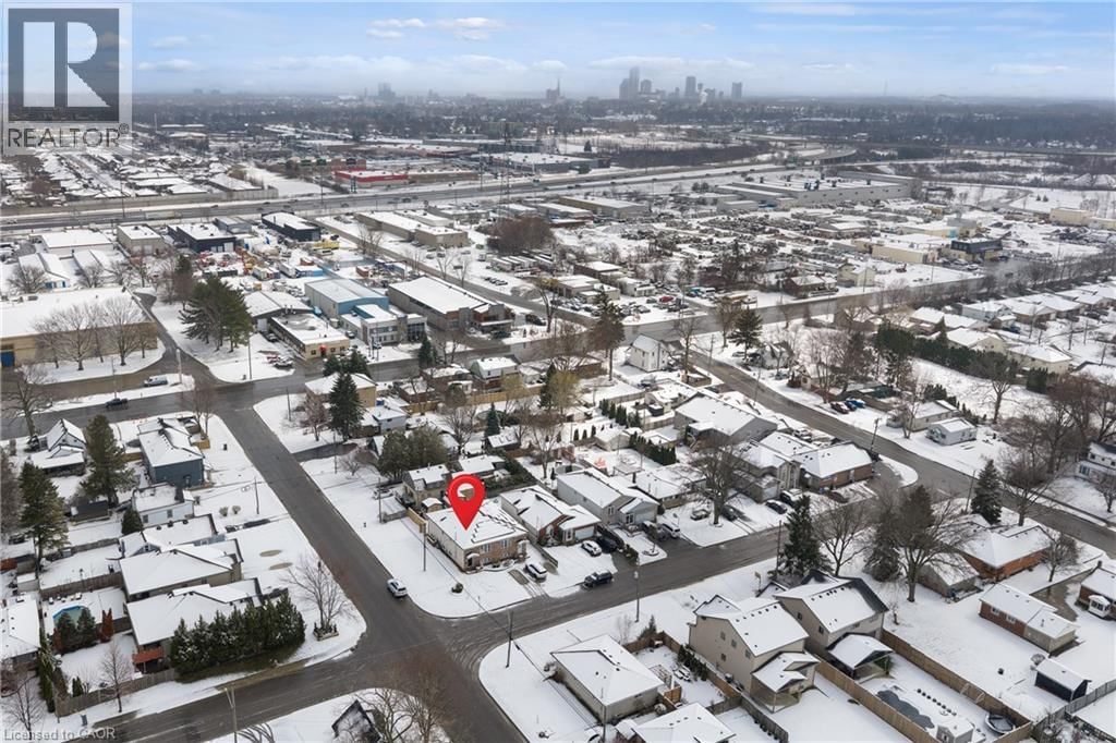 4688 LEE AVENUE Image 37