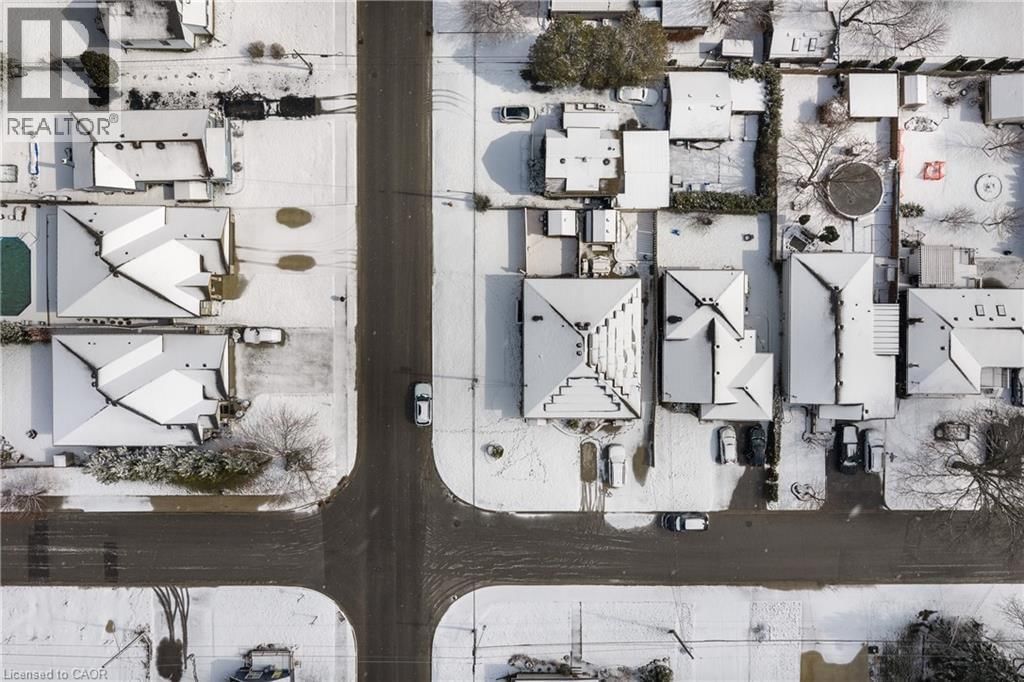 4688 LEE AVENUE Image 38