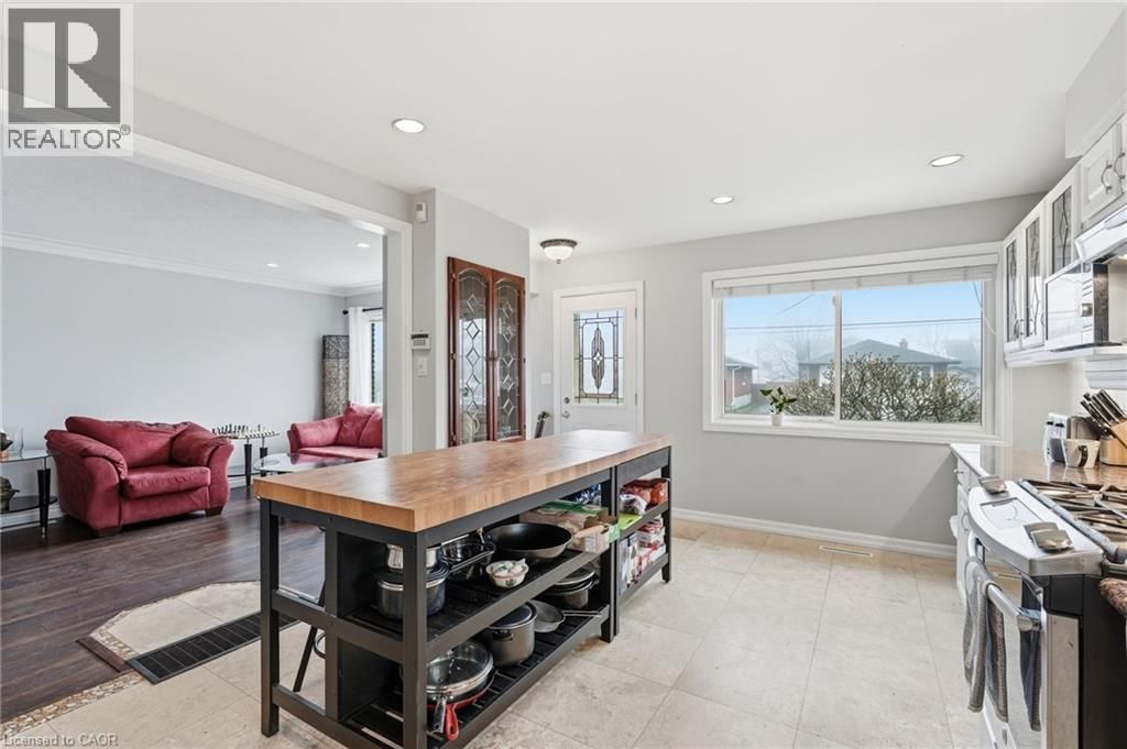 80 LUSCOMBE STREET Image 7