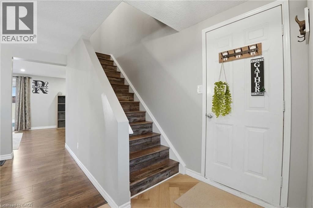 102 IRONSTONE DRIVE Image 7