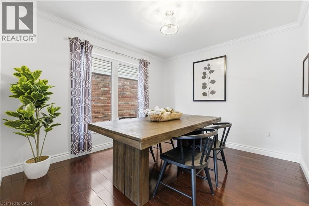 910 VICKERMAN WAY Image 10