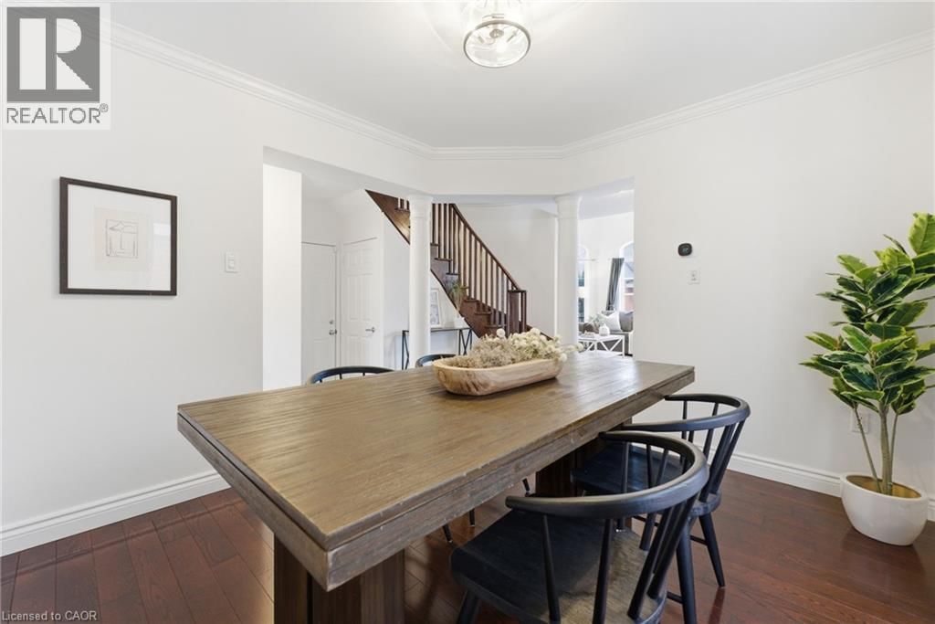 910 VICKERMAN WAY Image 11