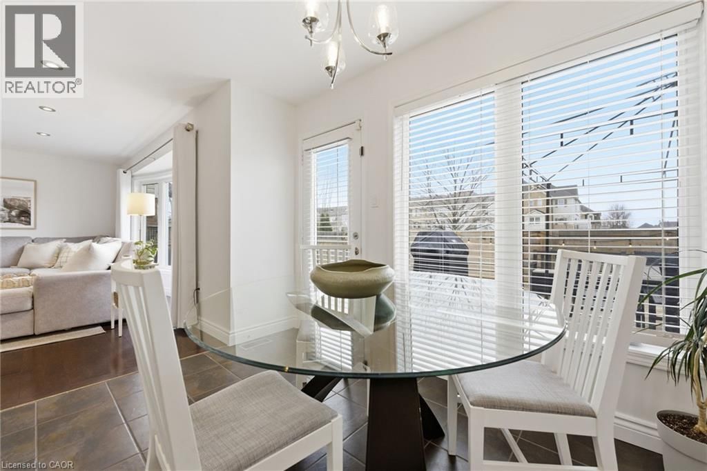 910 VICKERMAN WAY Image 20