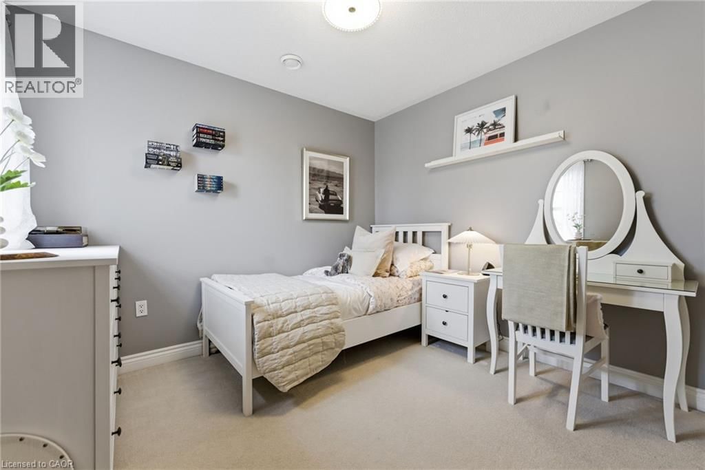 910 VICKERMAN WAY Image 34