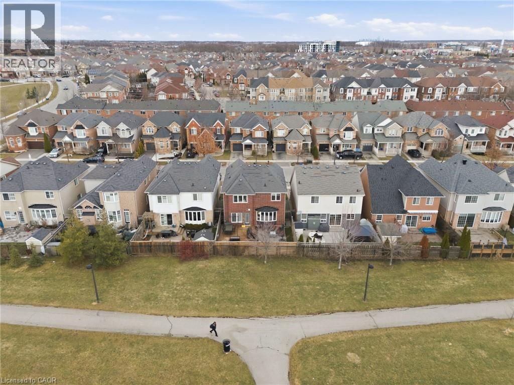 910 VICKERMAN WAY Image 43