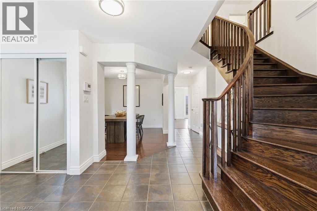 910 VICKERMAN WAY Image 9