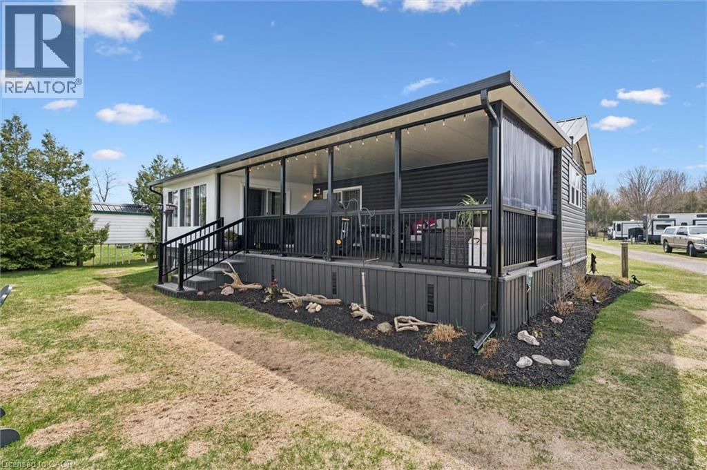 83 - 930 LAKESHORE ROAD Image 11