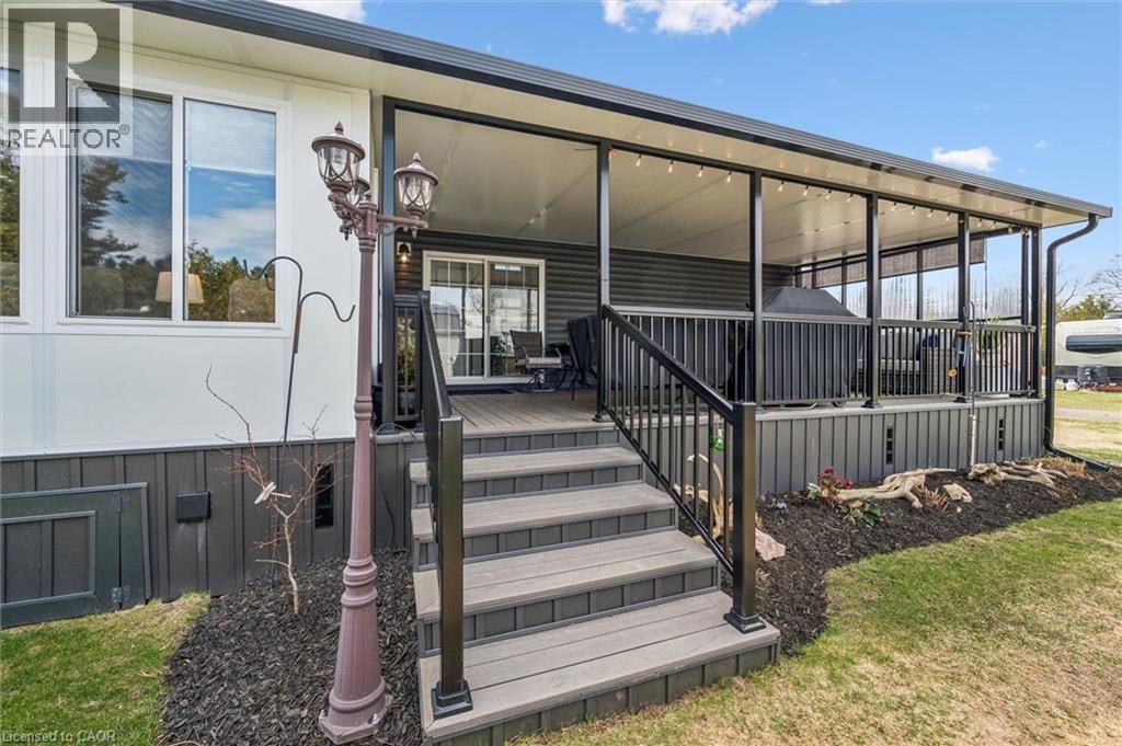 83 - 930 LAKESHORE ROAD Image 12