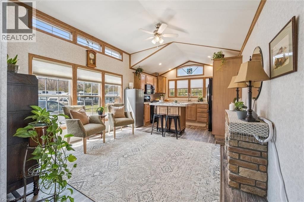 83 - 930 LAKESHORE ROAD Image 21