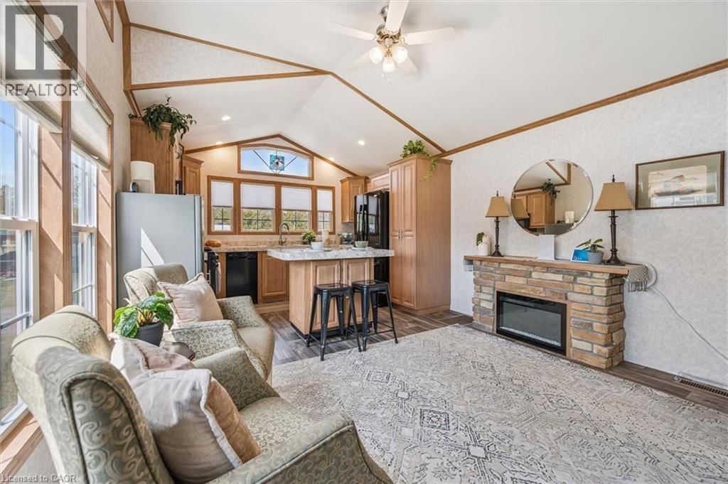 83 - 930 LAKESHORE ROAD Image 22