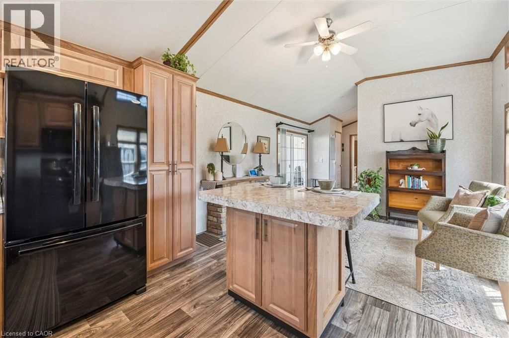 83 - 930 LAKESHORE ROAD Image 28