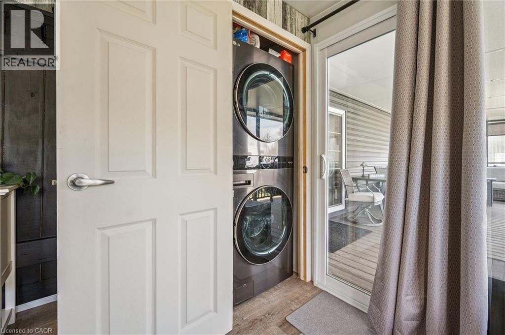 83 - 930 LAKESHORE ROAD Image 33