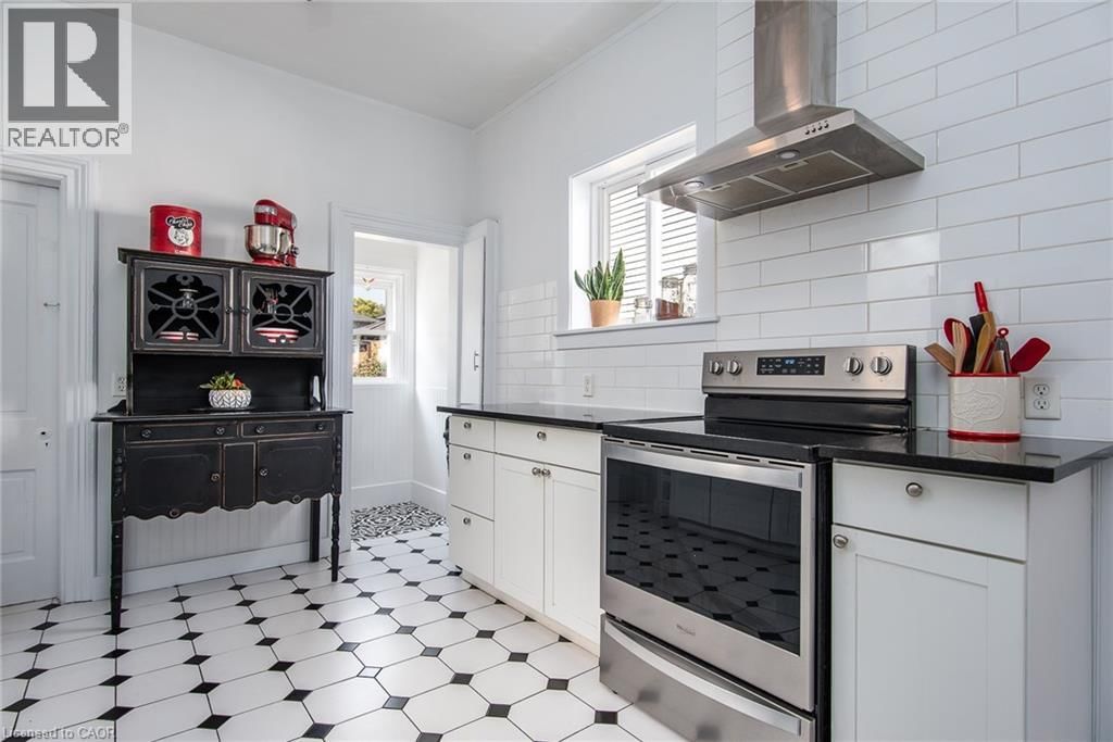 12 PEARL STREET Image 10