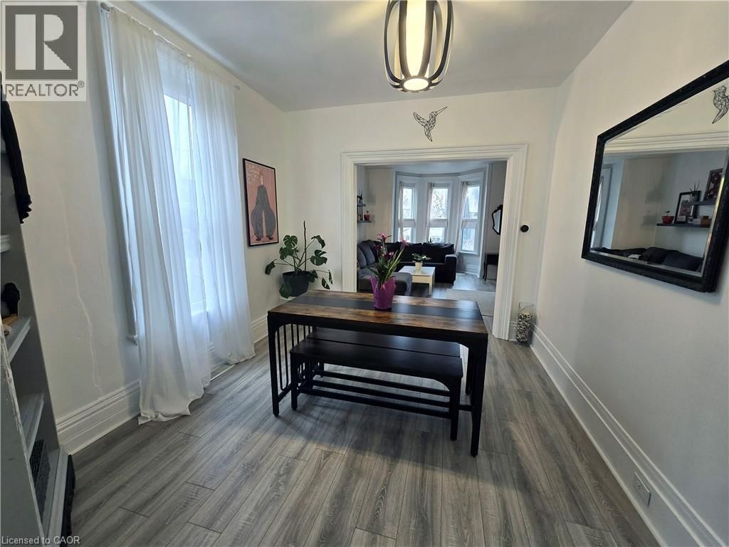 12 PEARL STREET Image 16