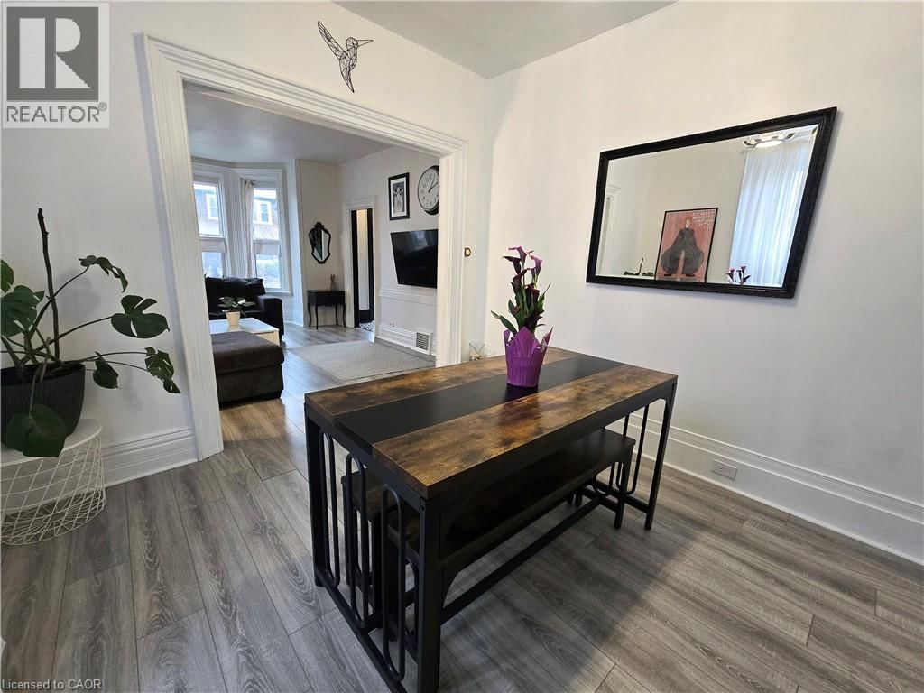 12 PEARL STREET Image 17