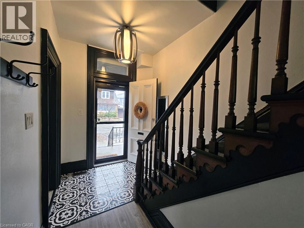 12 PEARL STREET Image 21